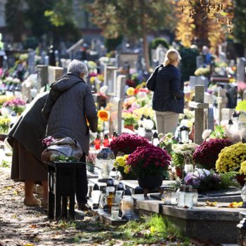 La Toussaint, l'occasion de retrouvailles en famille au cimetière et d'évoquer la gestion de la concession funéraire